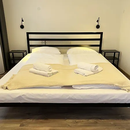 Nussbaum Panzio Keszthely